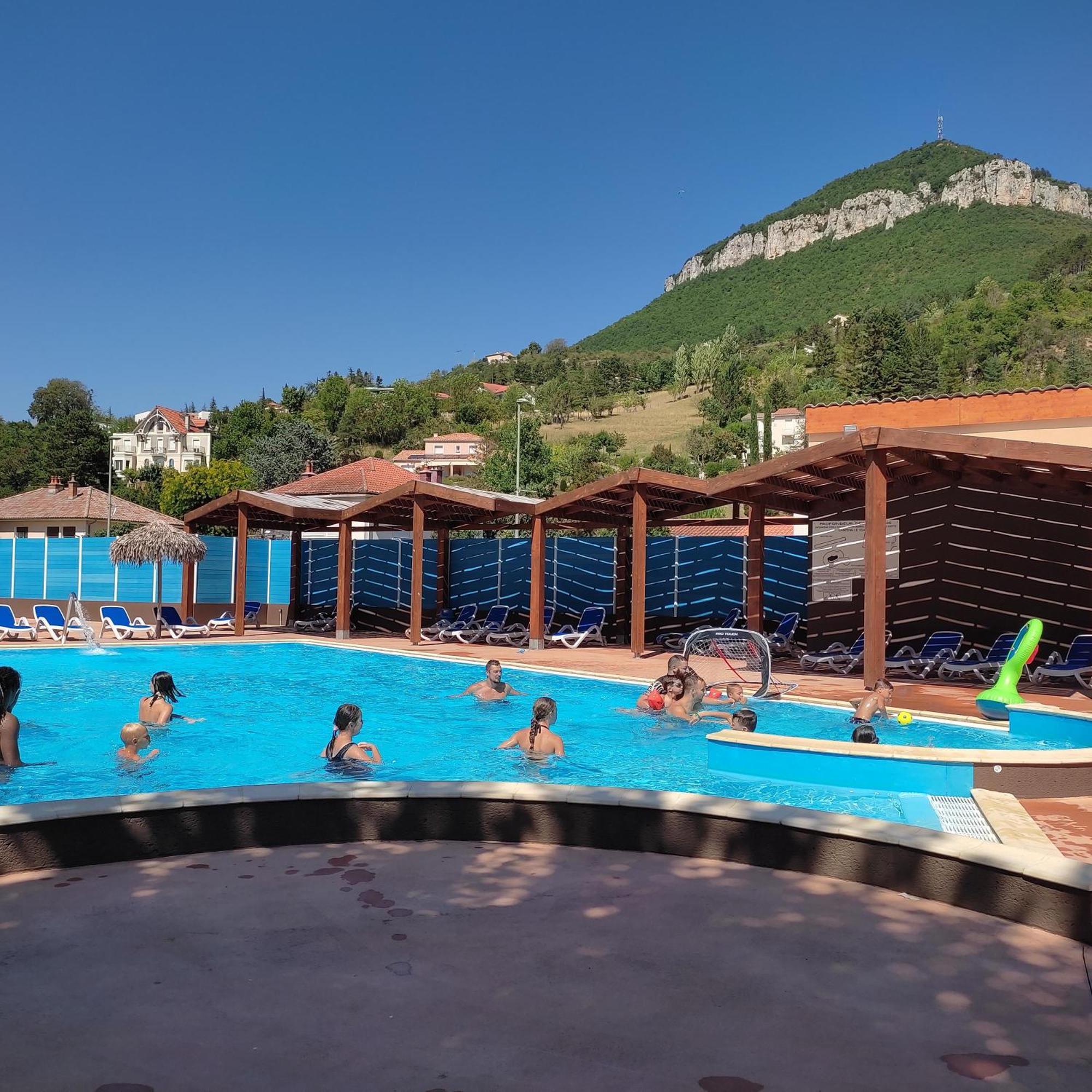 Mobil Home Xxl 4 Chambres - Camping Le Viaduc Millau Exterior foto